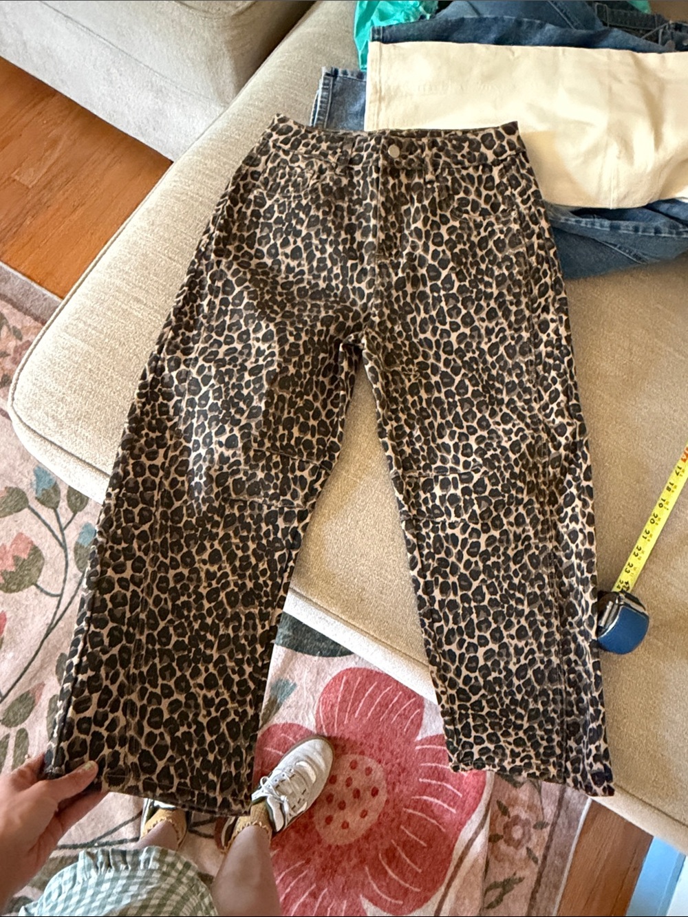 Flamingals Cheetah Leopard Barrel Pants Zip Button Closure Size Small NWOT - Picture 2 of 8